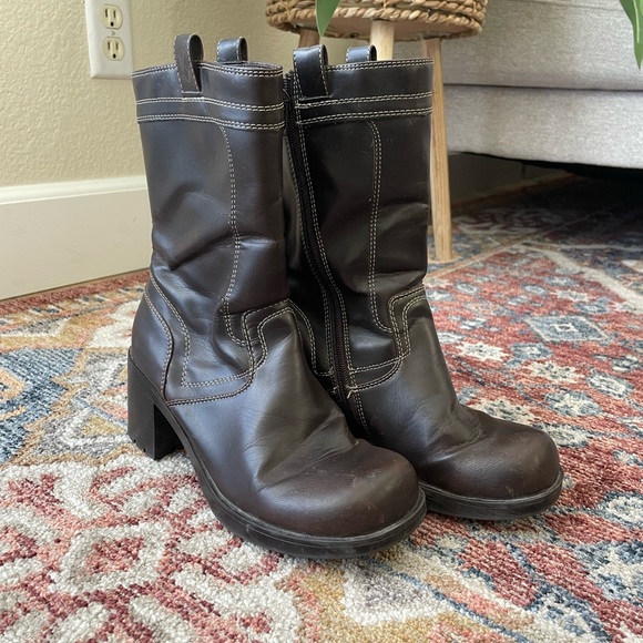 VTG Y2K NO BOUNDARIES CHUNKY FAUX LEATHER BOOT - Picture 1 of 8